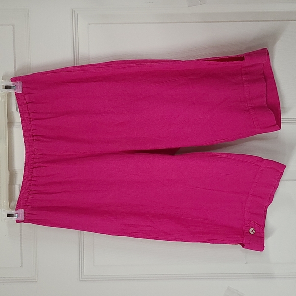 The Gauzeway Capris - Picture 1 of 4